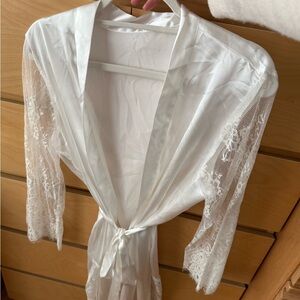Elegant White Lace Robe